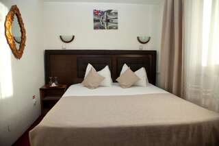 Отель Hotel Metropol Питешти Двухместный номер с 1 кроватью или 2 отдельными кроватями-3